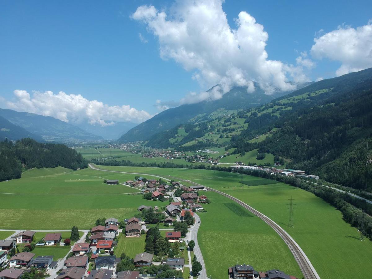 Gasthof Zum Loewen Aschau Im Zillertal Eksteriør billede